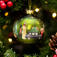 Cargar imagen en el visor de la galería, Bola de Navidad de Cristal con Escena de Londres