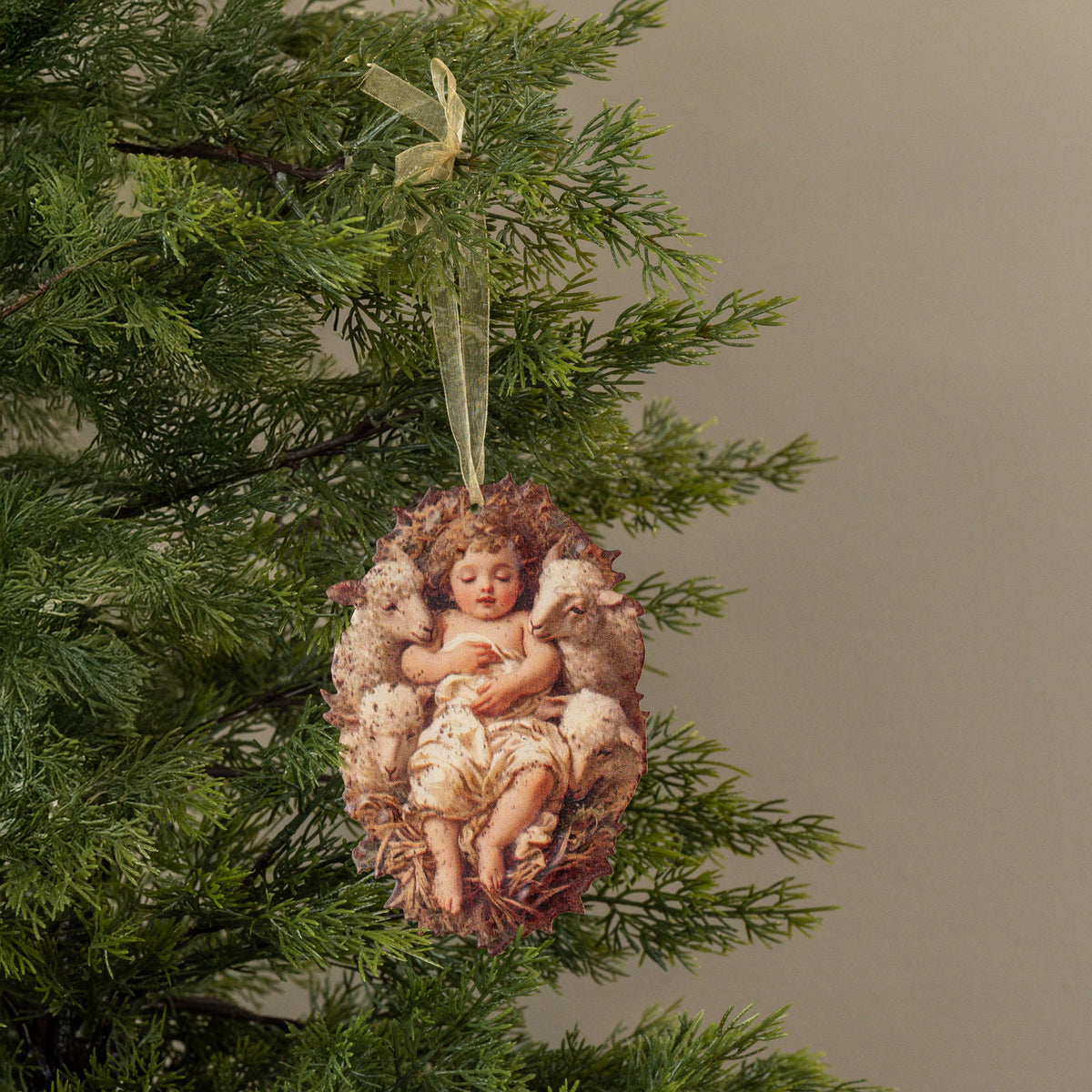 Adorno de metal Niño Jesús con corderitos