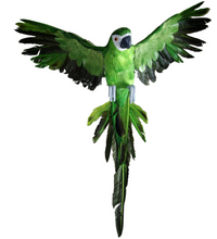 Cargar imagen en el visor de la galería, Adorno en forma de loro verde en pleno vuelo