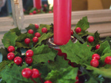 Cargar imagen en el visor de la galería, Candelabro pequeño en cristal rojo