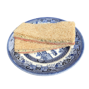 Sándwich God save the queen (Pastrami y cebolla)