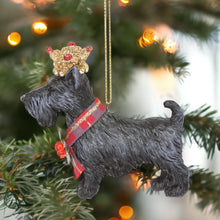 Cargar imagen en el visor de la galería, Adorno para el árbol de Scottie con corona