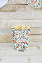 Cargar imagen en el visor de la galería, Cajas de palomitas con diseño floral y borde dorado, paquete de 8
