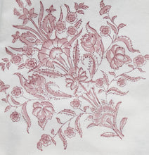 Cargar imagen en el visor de la galería, Mantel Varmala rosa estampado a mano (160 x 340 cm)