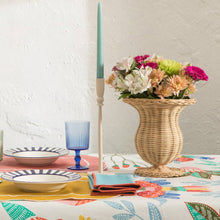 Cargar imagen en el visor de la galería, Jarrón de ratán con forma de jarrón griego