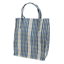 Cargar imagen en el visor de la galería, Bolsa de Compra Tejida - Cuadros Blancos y Azules