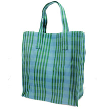Cargar imagen en el visor de la galería, Bolsa de Compra Tejida - Cuadros verde y azul