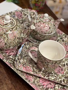 Taza de desayuno diseño Madreselva rosa