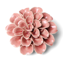 Cargar imagen en el visor de la galería, Flor de cerámica de Pascua rosa