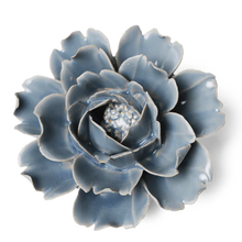 Cargar imagen en el visor de la galería, Flor de cerámica Jardín Inglés, Rosa Azul Pastel