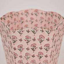 Cargar imagen en el visor de la galería, Papelera de Papel reciclado con Estampado floral Ditsy Blush
