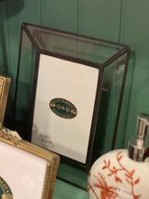 Cargar imagen en el visor de la galería, Marco de fotos grande con soporte