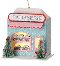 Cargar imagen en el visor de la galería, Adorno Navideño Colgante con Luz LED: Tiendas Dulces &quot;Azucaradas&quot;  ( 11cm )