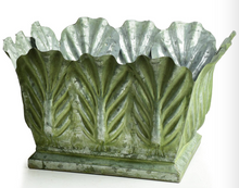 Cargar imagen en el visor de la galería, Macetas decorativas verde en metal