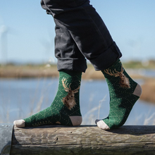 Cargar imagen en el visor de la galería, Calcetines hombre diseño venado