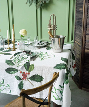 Cargar imagen en el visor de la galería, Mantel de lino  "Holly &amp; Mistletoe Christmas" (170x330 cm)