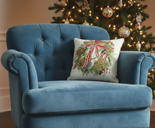 Cargar imagen en el visor de la galería, Almohadón  Cardenal y Corona (30.5 x 30.5 cm)