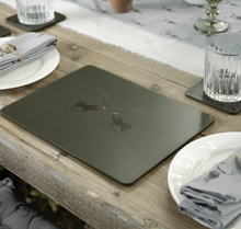 Cargar imagen en el visor de la galería, Set de 4 Manteles Individuales diseño venado