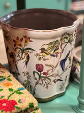 Cargar imagen en el visor de la galería, Macetas diseño flores y pájaros