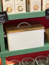 Cargar imagen en el visor de la galería, Panera de metal y madera con asas