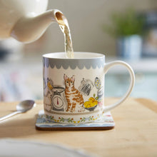 Cargar imagen en el visor de la galería, Taza de porcelana "Pantry Cats"