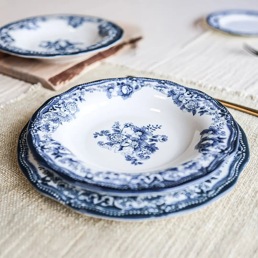 Plato llano de porcelana diseño Faustine azul