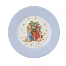 Cargar imagen en el visor de la galería, Plato de Peter Rabbit  borde azul