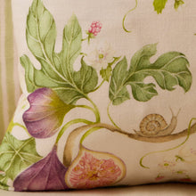 Cargar imagen en el visor de la galería, Almohadón Estampado Fig Gardens ( 43 x 43 cm)