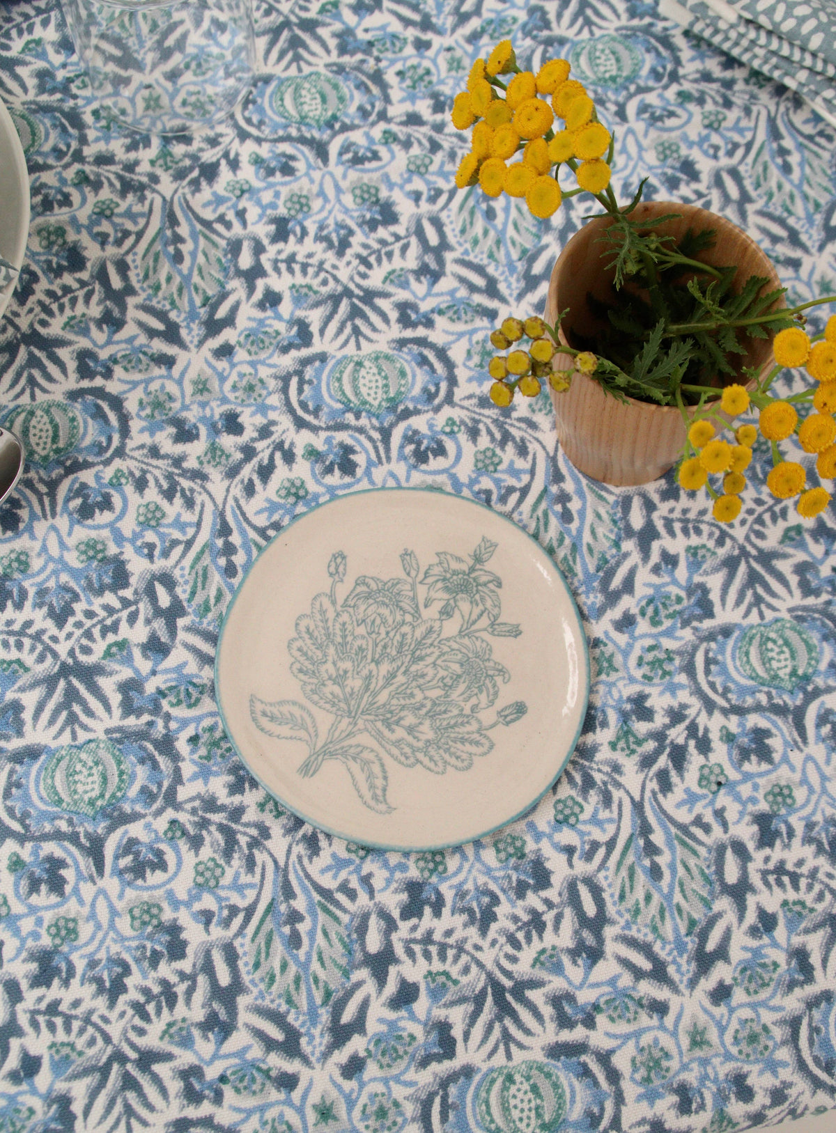 Platos pequeños diseño floral azul