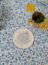 Cargar imagen en el visor de la galería, Platos pequeños diseño floral azul