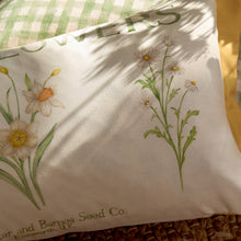 Cargar imagen en el visor de la galería, Almohadón de Exterior Estampado de Flores Silvestre (30 x 50 cm)