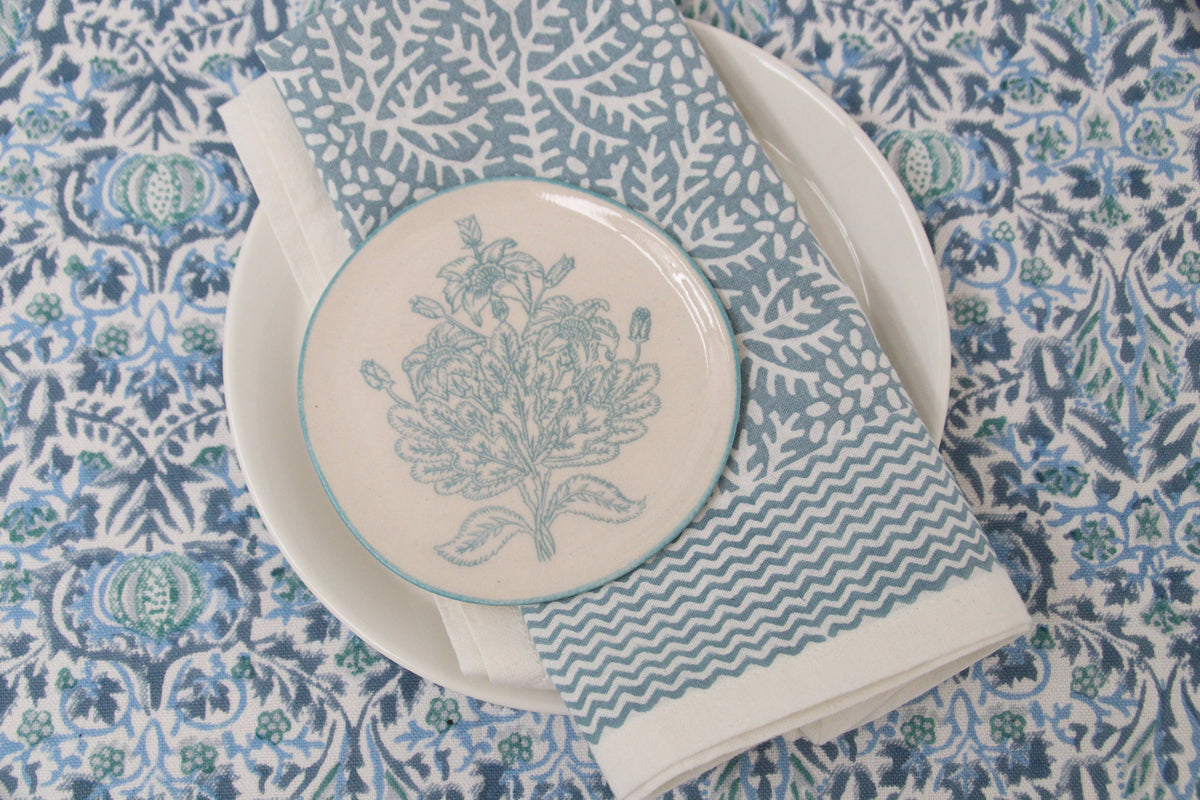 Platos pequeños diseño floral azul