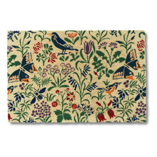 Cargar imagen en el visor de la galería, Felpudo de fibra de coco con diseño Garden Party del Victoria and Albert Museum