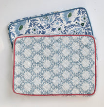 Cargar imagen en el visor de la galería, Funda para portátil Breezy azul