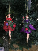 Cargar imagen en el visor de la galería, Adornos de hadas del bosque con frutos rojos