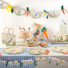 Cargar imagen en el visor de la galería, Platos pequeño de cartón Peter Rabbit