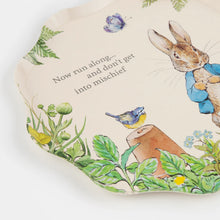 Cargar imagen en el visor de la galería, Platos pequeño de cartón Peter Rabbit