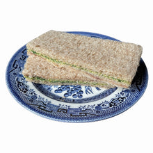 Cargar imagen en el visor de la galería, Sándwich Rey Carlos III (Roastbeef con espinacas y mostaza)