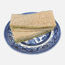Cargar imagen en el visor de la galería, Sándwich Balmoral (Salmón con salsa Gravlax)