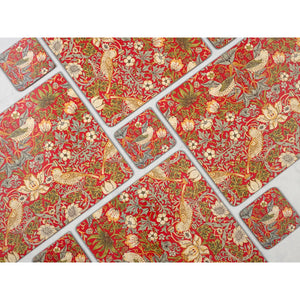 Set de cuatro individuales rojo diseño William Morris