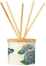Cargar imagen en el visor de la galería, Difusor de varillas de cerámica con hortensias Botanic garden