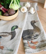 Cargar imagen en el visor de la galería, Trapos de cocina de lino con estampado de pato y ganso