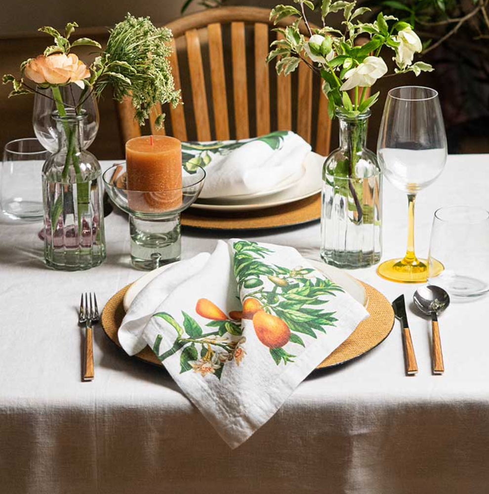 Set de seis servilletas de lino blanco estampadas de cítricos