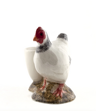 Cargar imagen en el visor de la galería, Huevera en forma de gallina Sussex