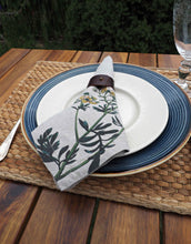 Cargar imagen en el visor de la galería, Set de seis servilletas de lino estampadas de flores silvestres