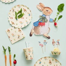 Cargar imagen en el visor de la galería, Set para cupcakes Peter Rabbit