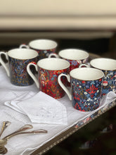 Cargar imagen en el visor de la galería, Set de seis tazas de café diseño William Morris