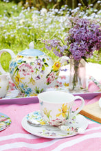 Cargar imagen en el visor de la galería, Taza con plato de té diseño Flower garden