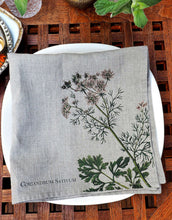 Cargar imagen en el visor de la galería, Set de seis servilletas de lino estampadas de flores silvestres